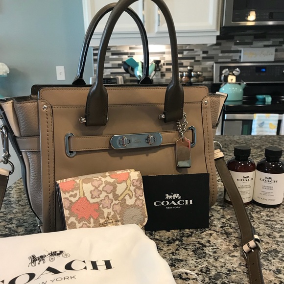 Authentic Coach purse AND Wallet - Picture 1 of 4